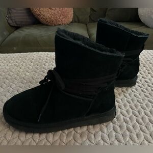 Pawz by BEAR PAW Black Genuine Suede Wrap BOOTS Fur lined women size 7